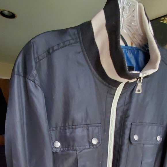 Guess Jacket - Size Large - Picture 8 of 8